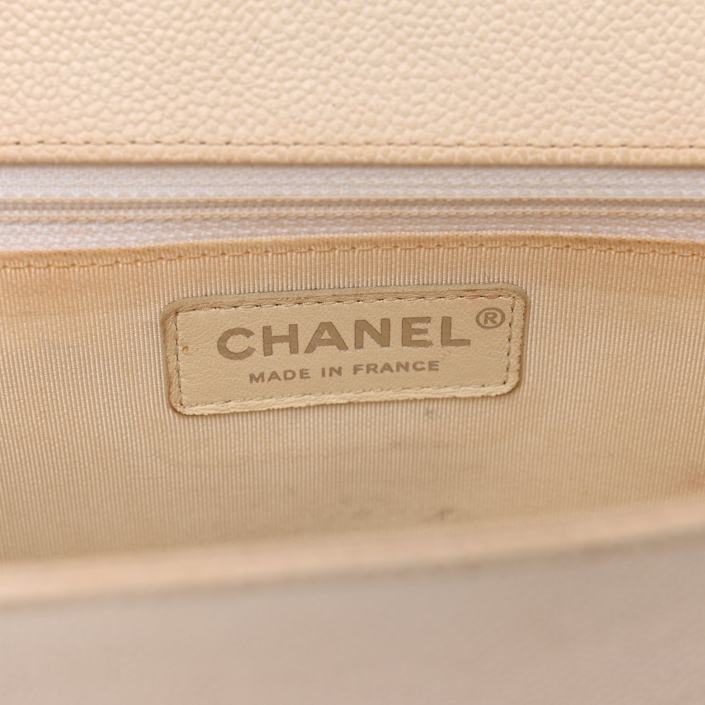 Caviar Quilted New Medium Boy Flap White
