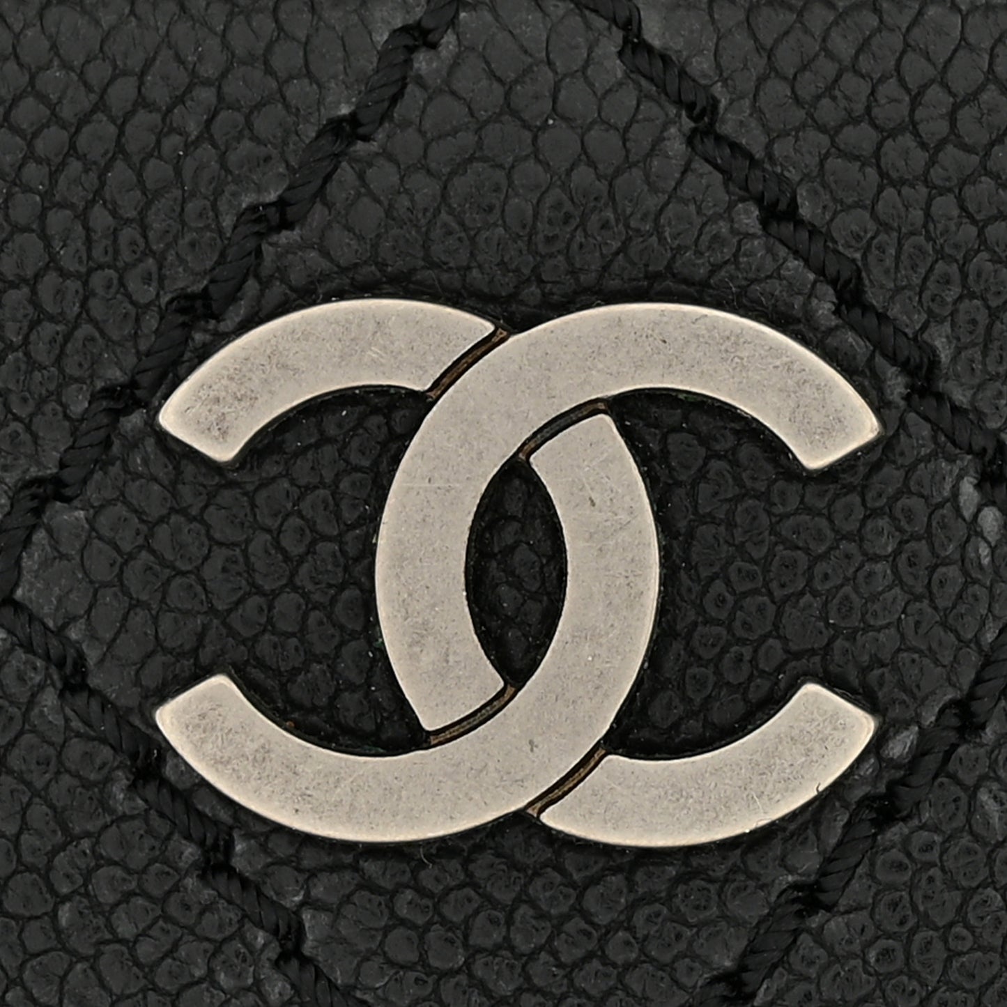 Caviar Quilted Stitched Outdoor Ligne Wallet Black