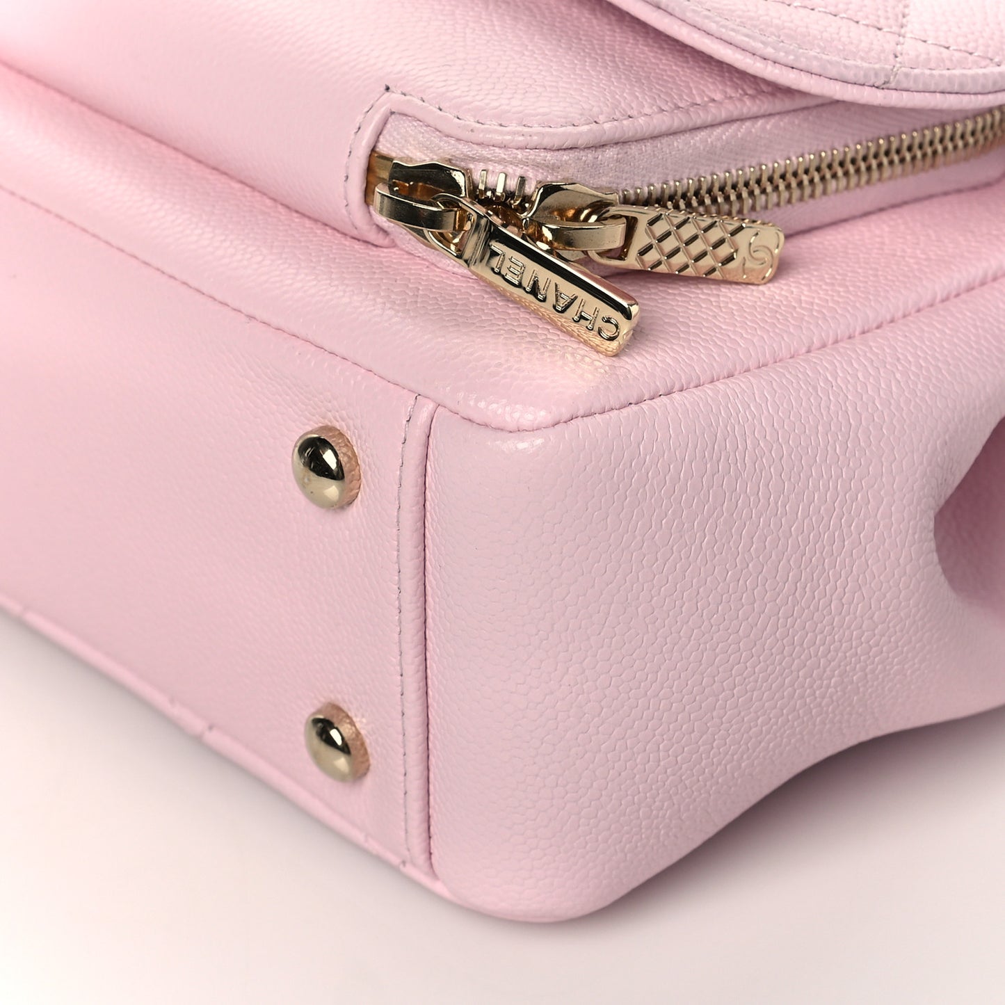 Caviar Quilted Medium Business Affinity Flap Light Pink
