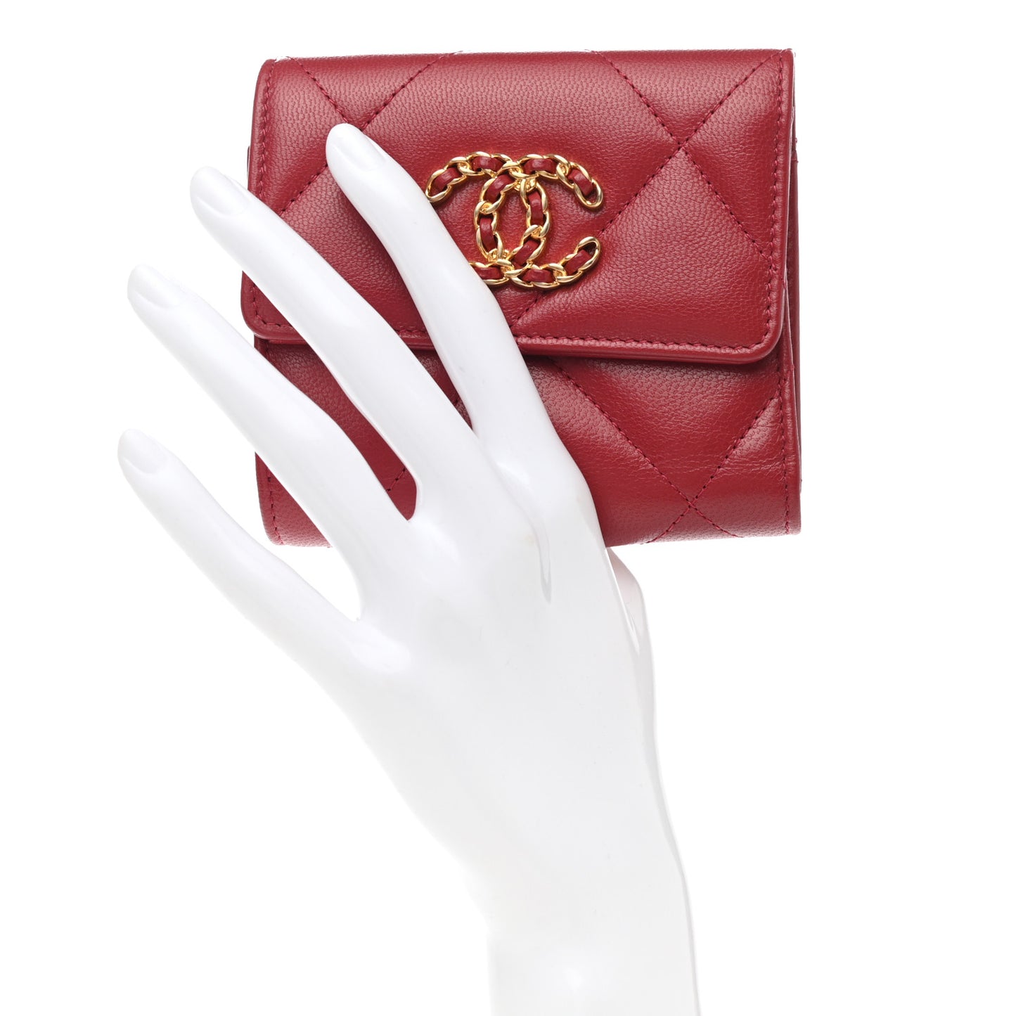 Shiny Goatskin Quilted Chanel 19 Compact Wallet Red