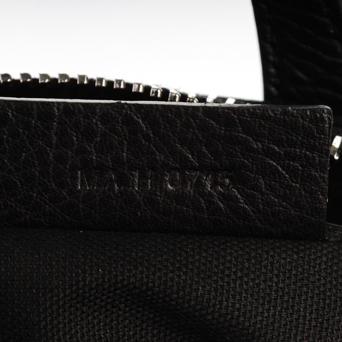 Waxed Calfskin Micro Nightingale Black