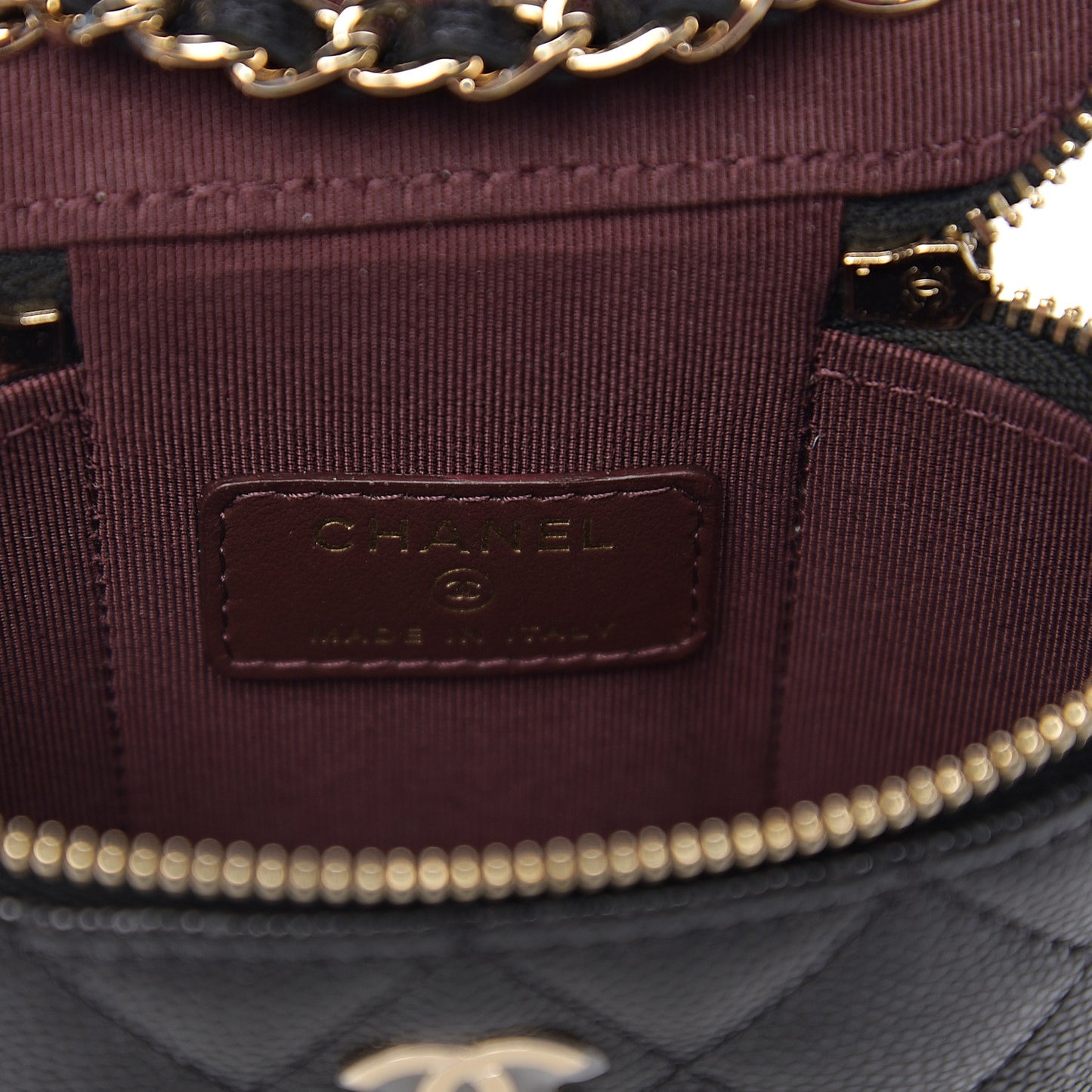 Caviar Quilted Small Vertical Coco Beauty Vanity Case With Chain Black