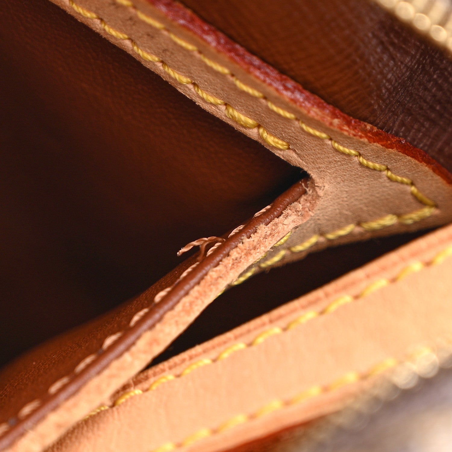 Louis Vuitton LOUIS VUITTON Monogram Blois 9 of 12