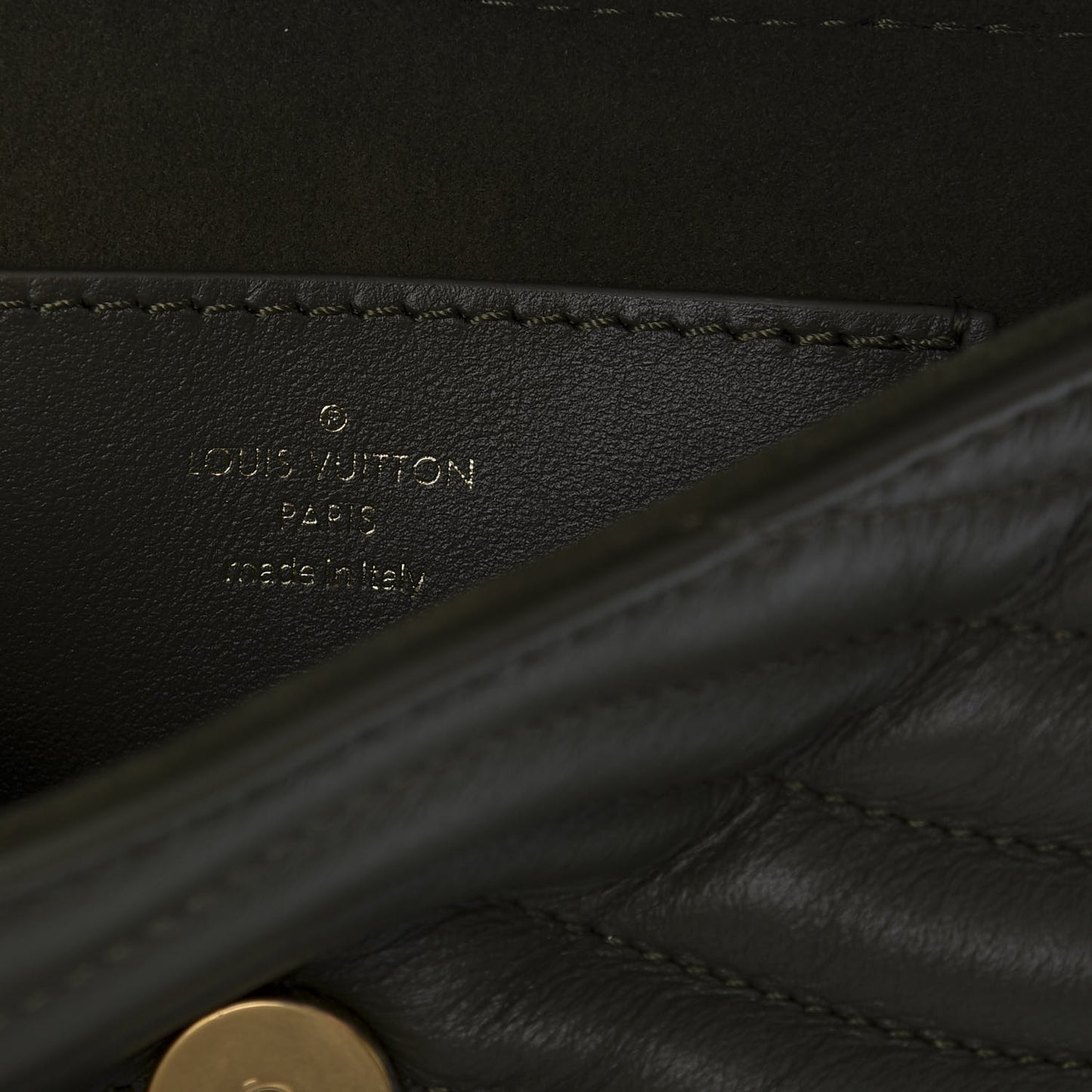Calfskin New Wave Multi Pochette Kaki