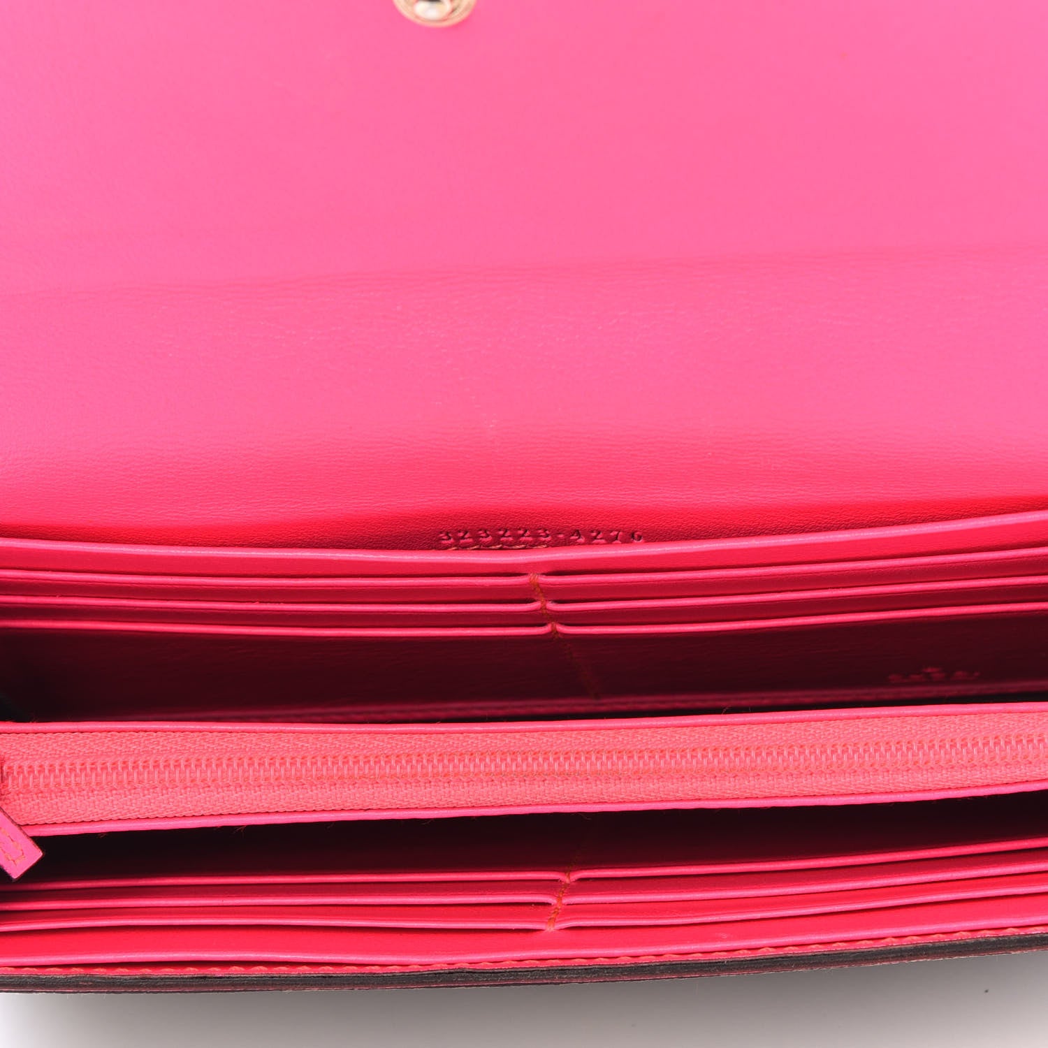 Gucci GG Supreme Monogram Continental Heart Wallet Fluorescent Fuchsia 4 of 12