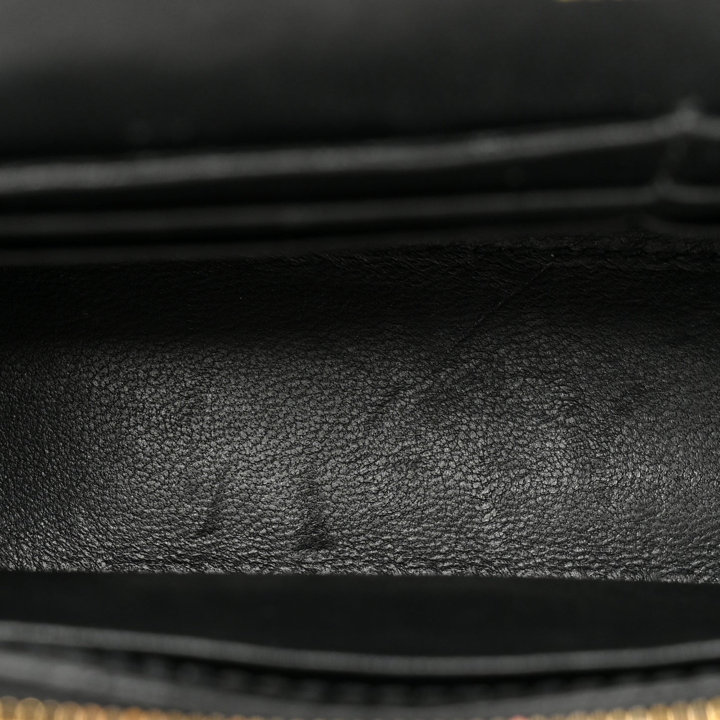 Shiny Calfskin Crocodile Embossed Hourglass Chain Bag Black