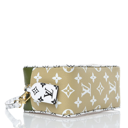 Louis Vuitton Monogram Giant Beach Pouch Kaki 4 of 6