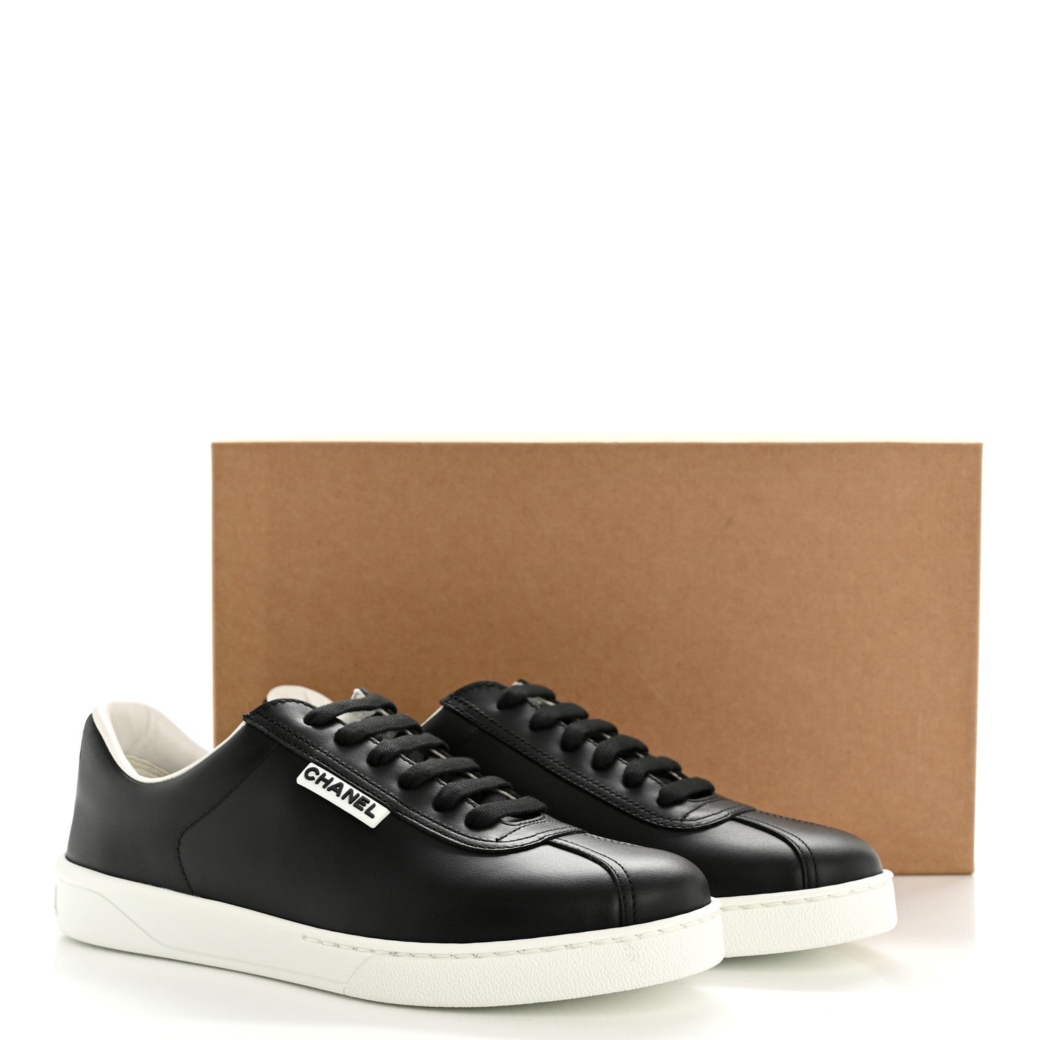 靴 CHANEL 35,5 Chanel Interlocking CC Logo Sneakers Size 38 NEW | eBay