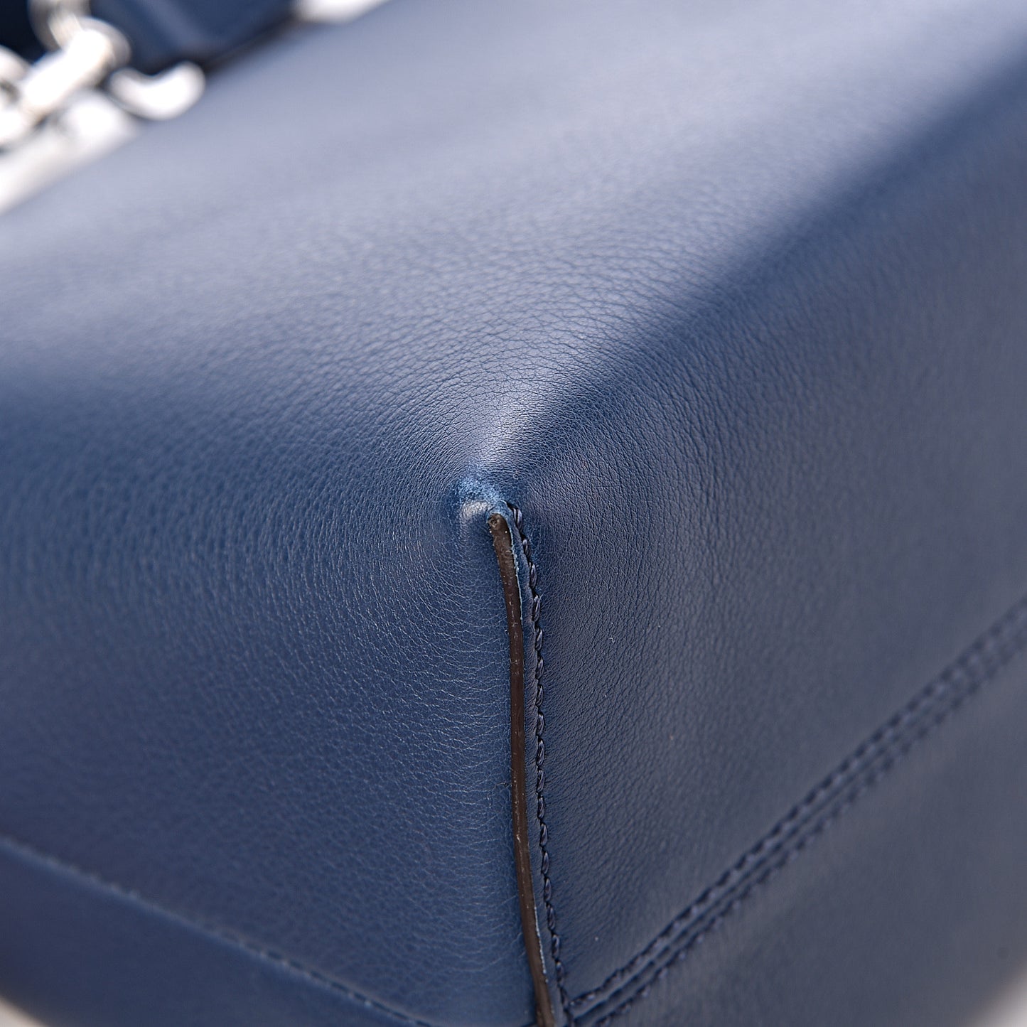 Vitello Dolce Chain Tail Medium By The Way Boston Bag Blue