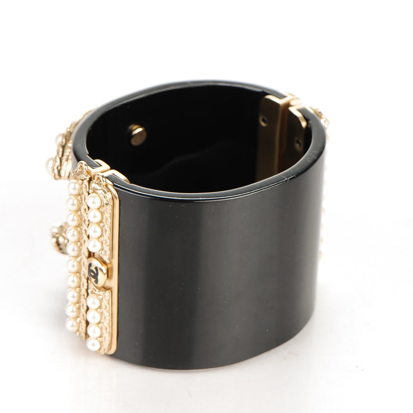 Resin Pearl CC Cuff Black