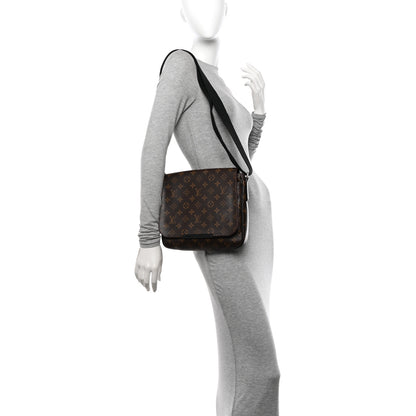 Louis Vuitton Monogram Macassar District PM 2 of 15