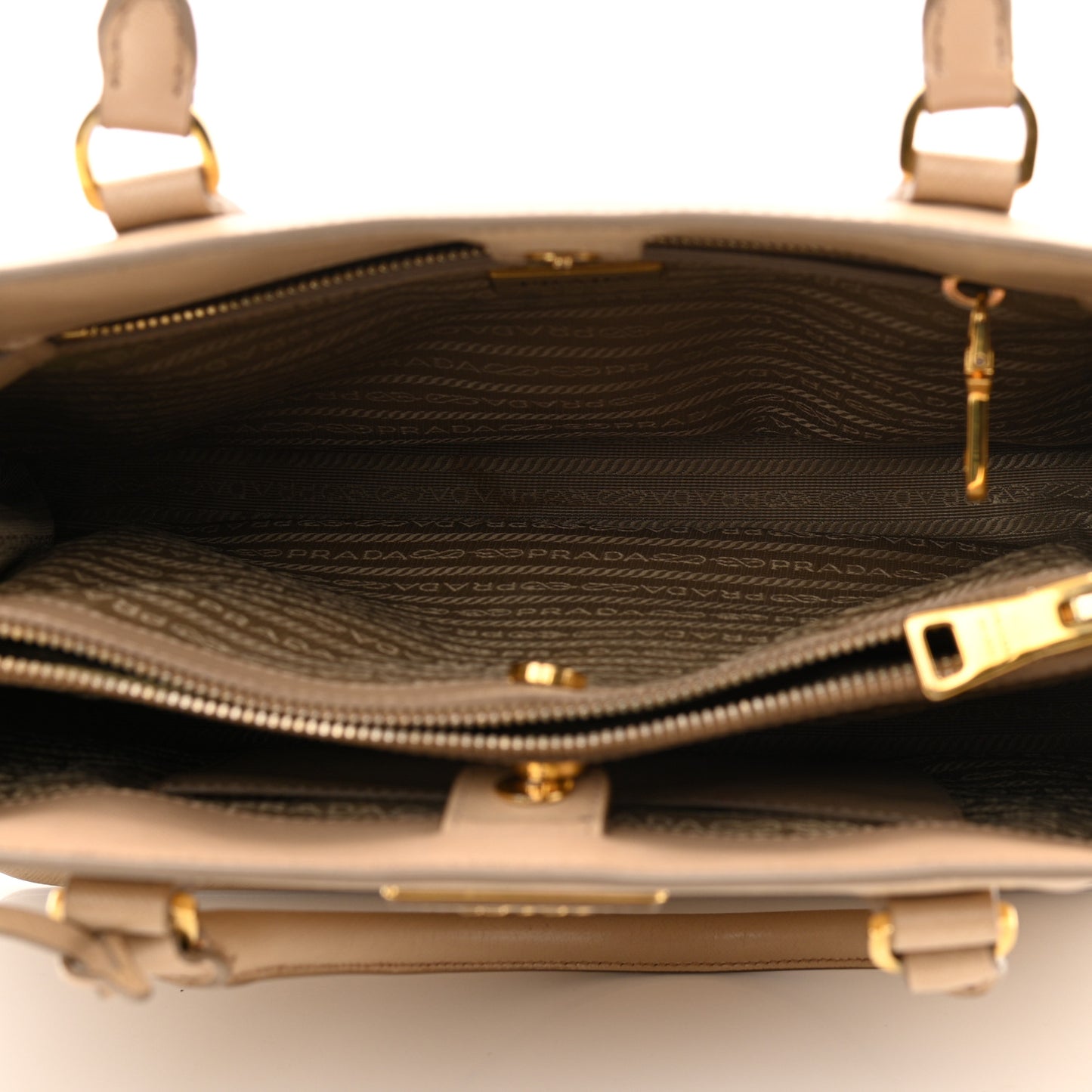 Saffiano Lux Medium Tote Cammeo