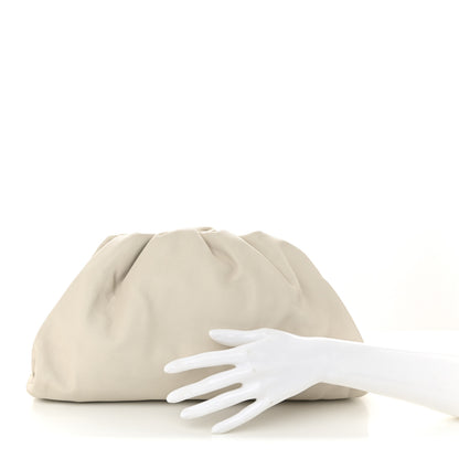 Bottega Veneta Smooth Butter Calf The Pouch Oversized Clutch Plaster 2 of 10