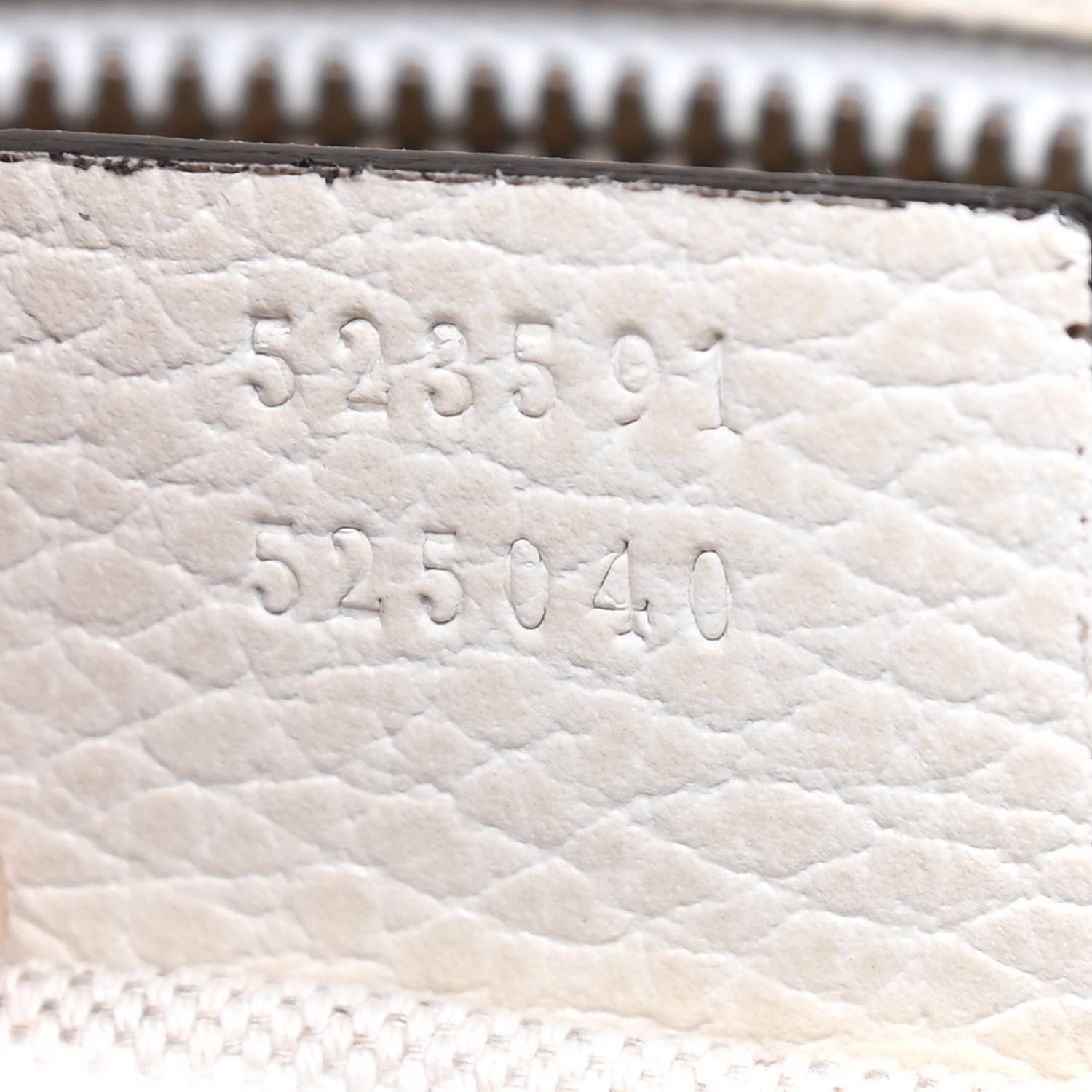 Gucci Grained Calfskin Logo Messenger Bag White 6 of 8