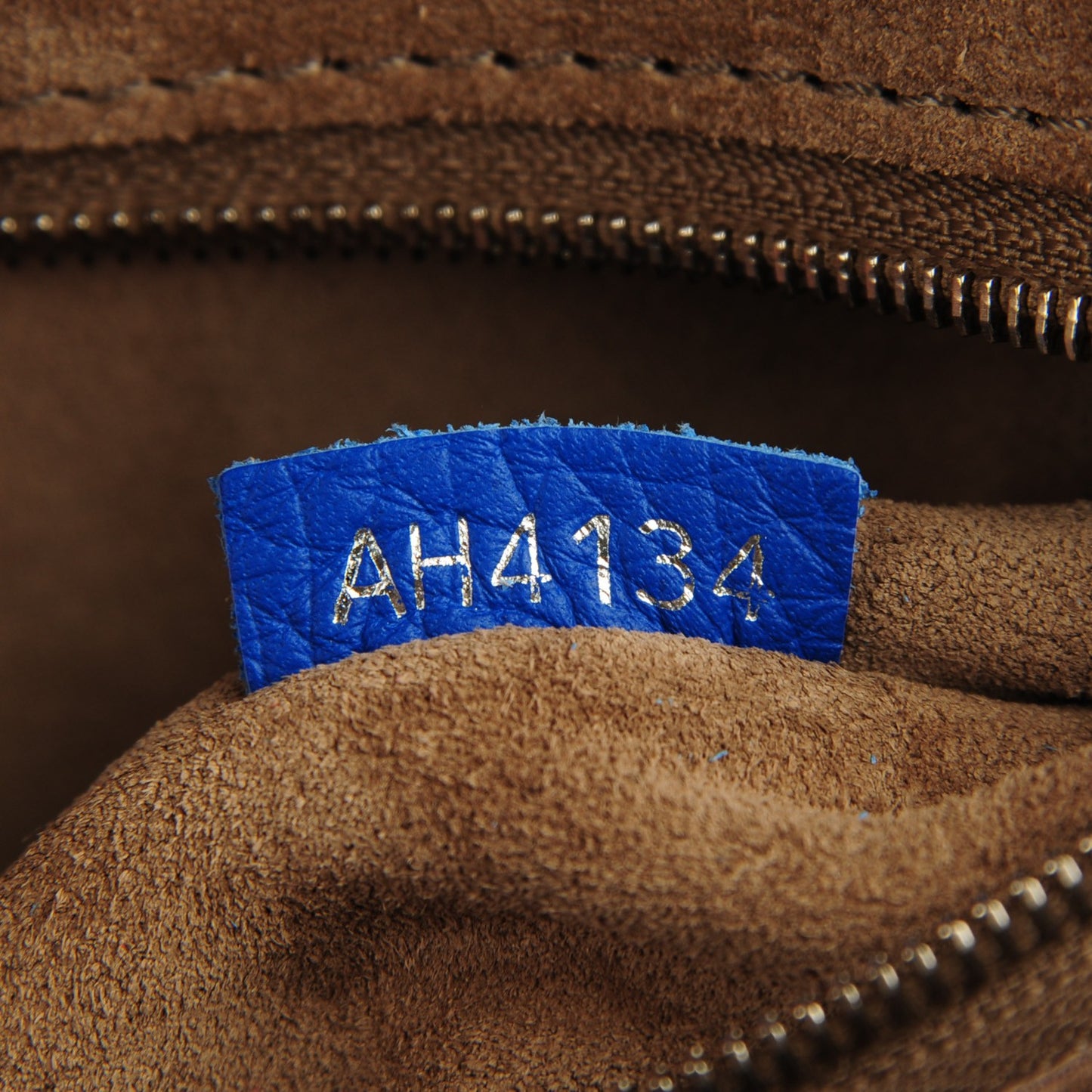 Cuir Taurillon Soft Lockit PM Outremer