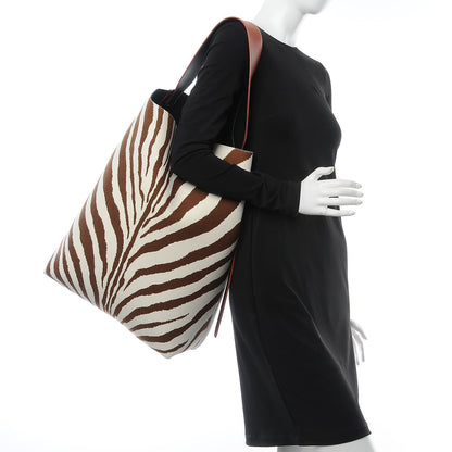 Celine Smooth Calfskin Felt Zebra Printed Oversized Twisted Cabas Chalk Brick 2 of 12