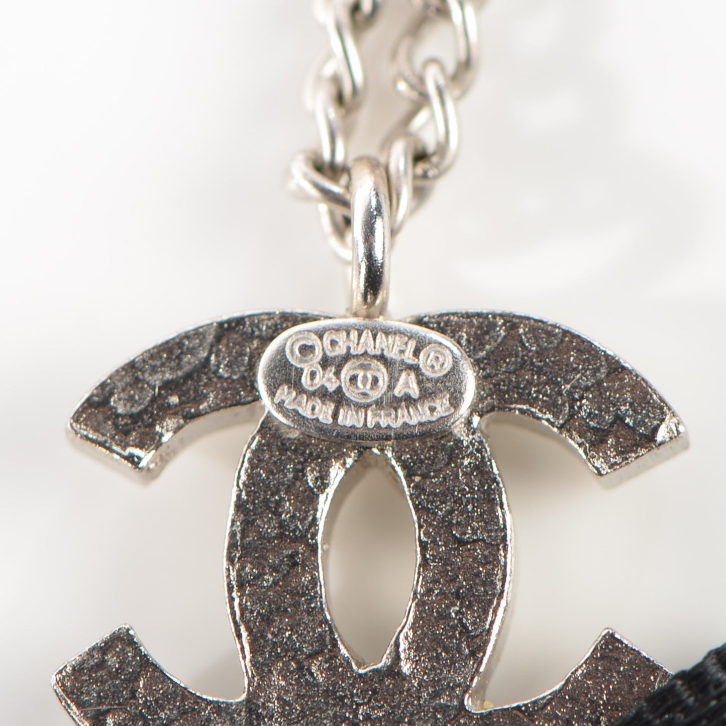 Pearl Ribbon CC Bow Necklace Black