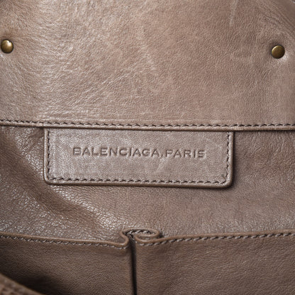 Balenciaga Natte Papier A4 Tote Greige 6 of 7