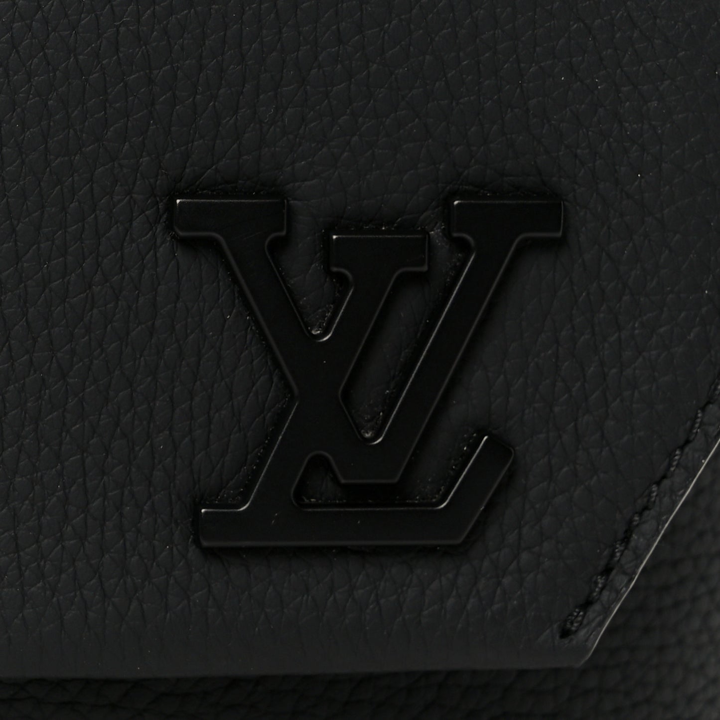Calfskin Aerogram Fastline Messenger Black
