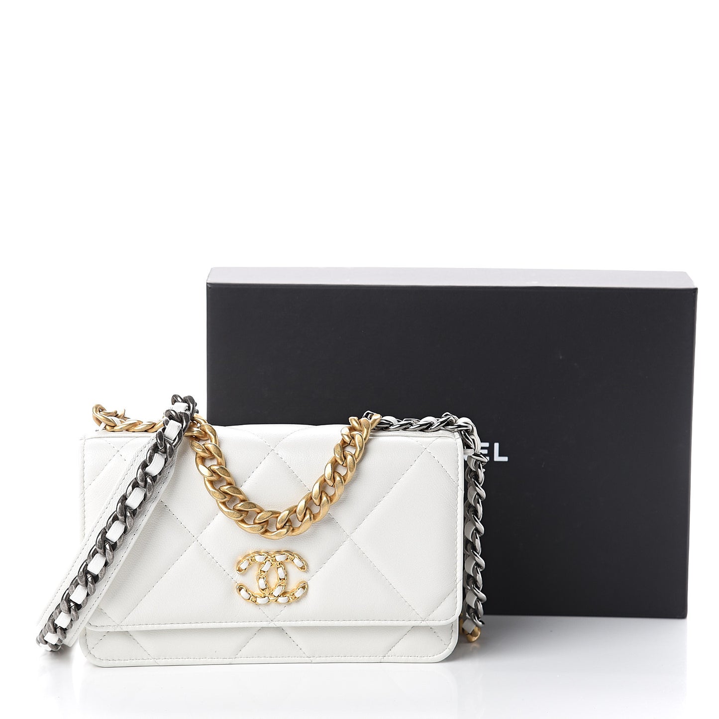 Goatskin Quilted 19 Wallet On Chain WOC White