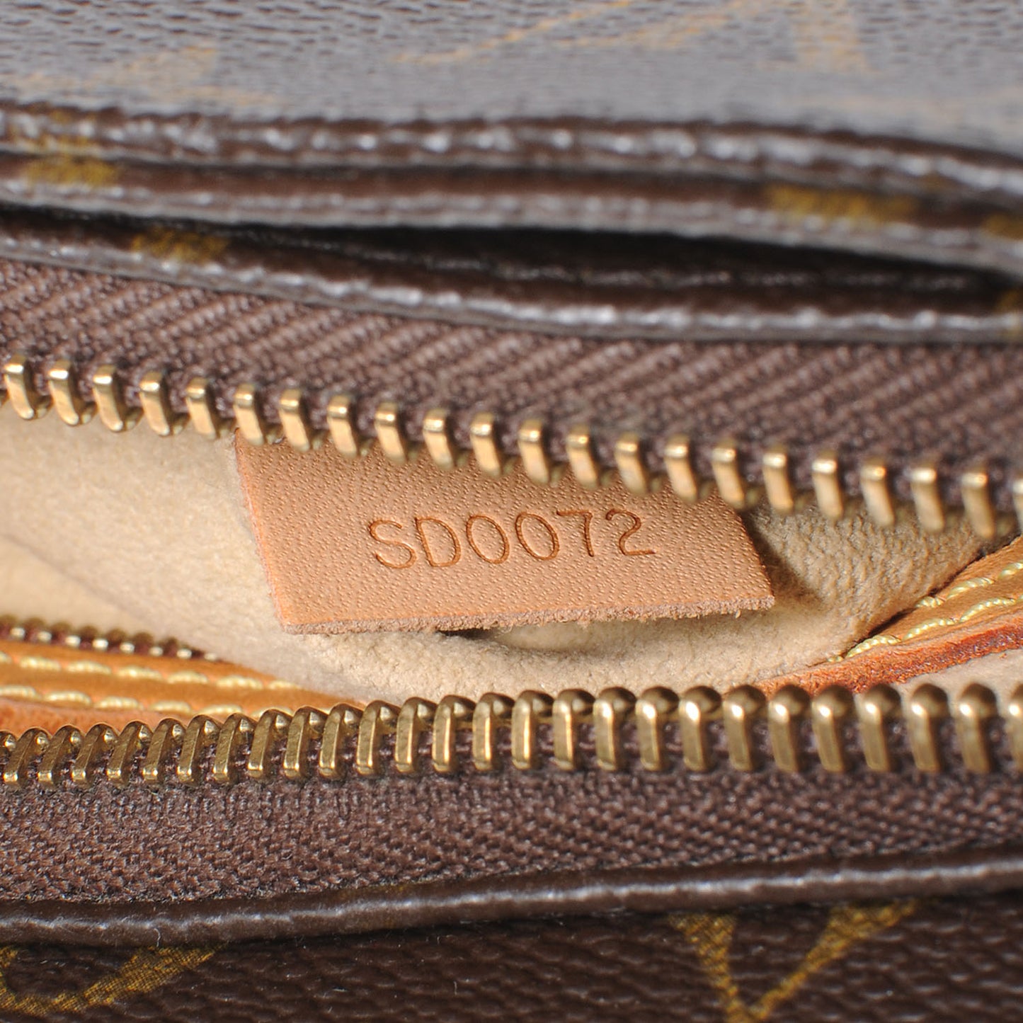 Monogram Looping MM