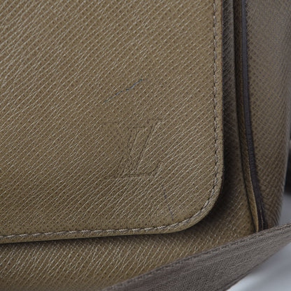 Louis Vuitton Taiga Roman PM Messenger Oural 8 of 27