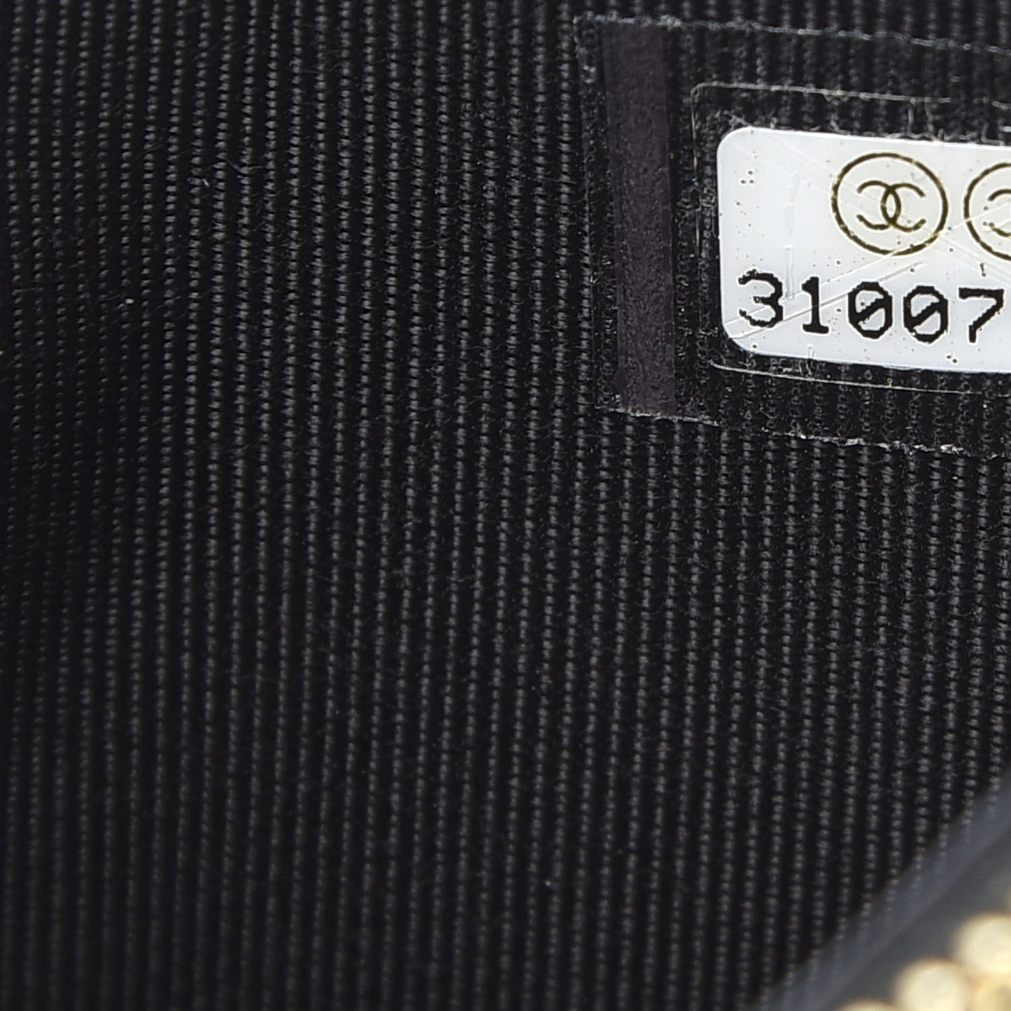 Caviar Quilted CC Zip Card Holder Black