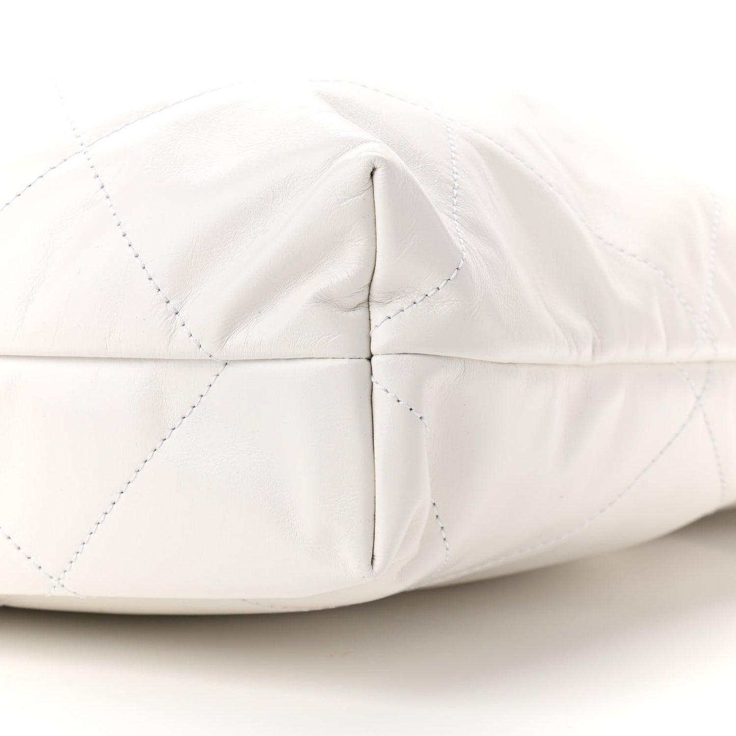 Shiny Calfskin Quilted Chanel 22 White