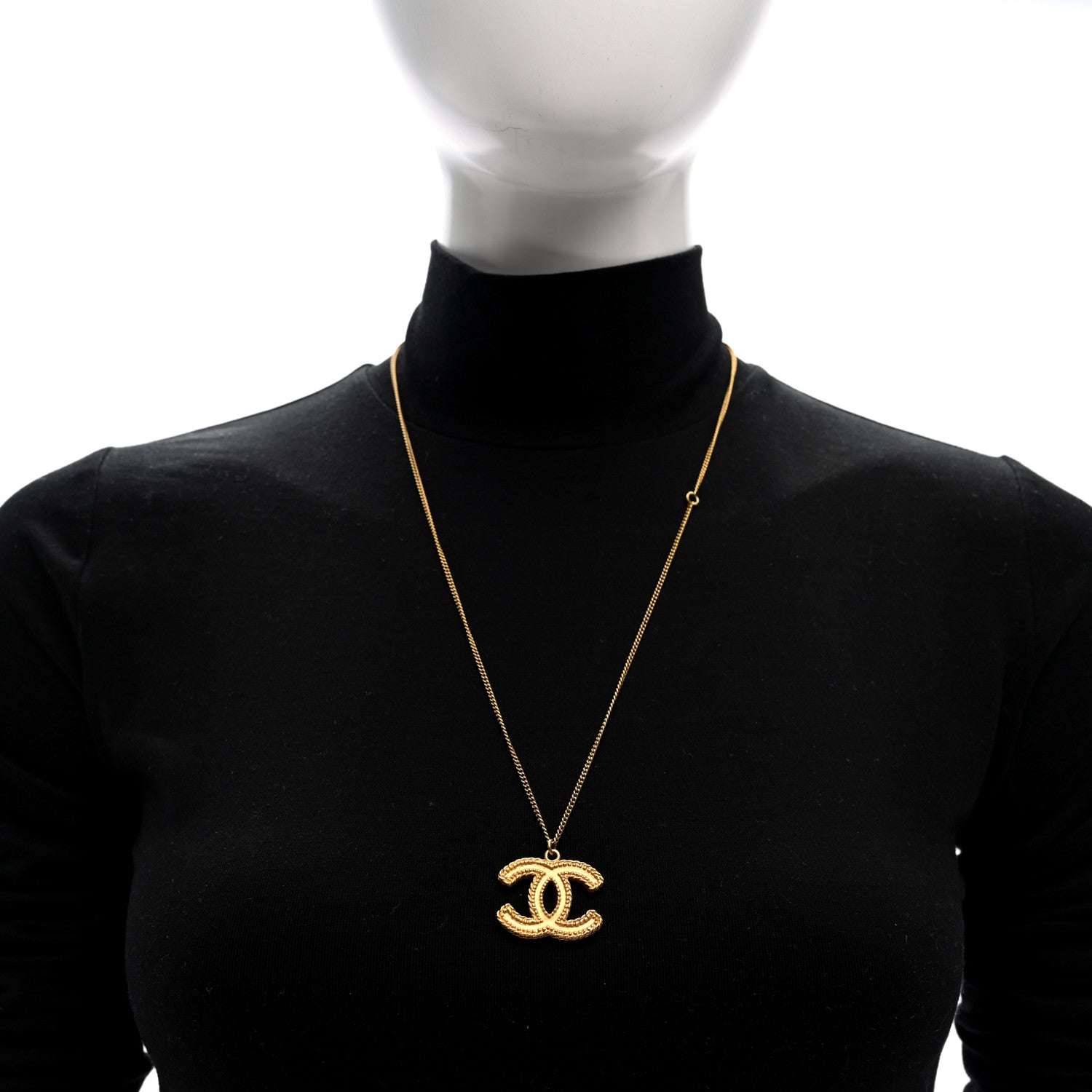 Chanel Metal CC Necklace Matte Gold 2 of 4