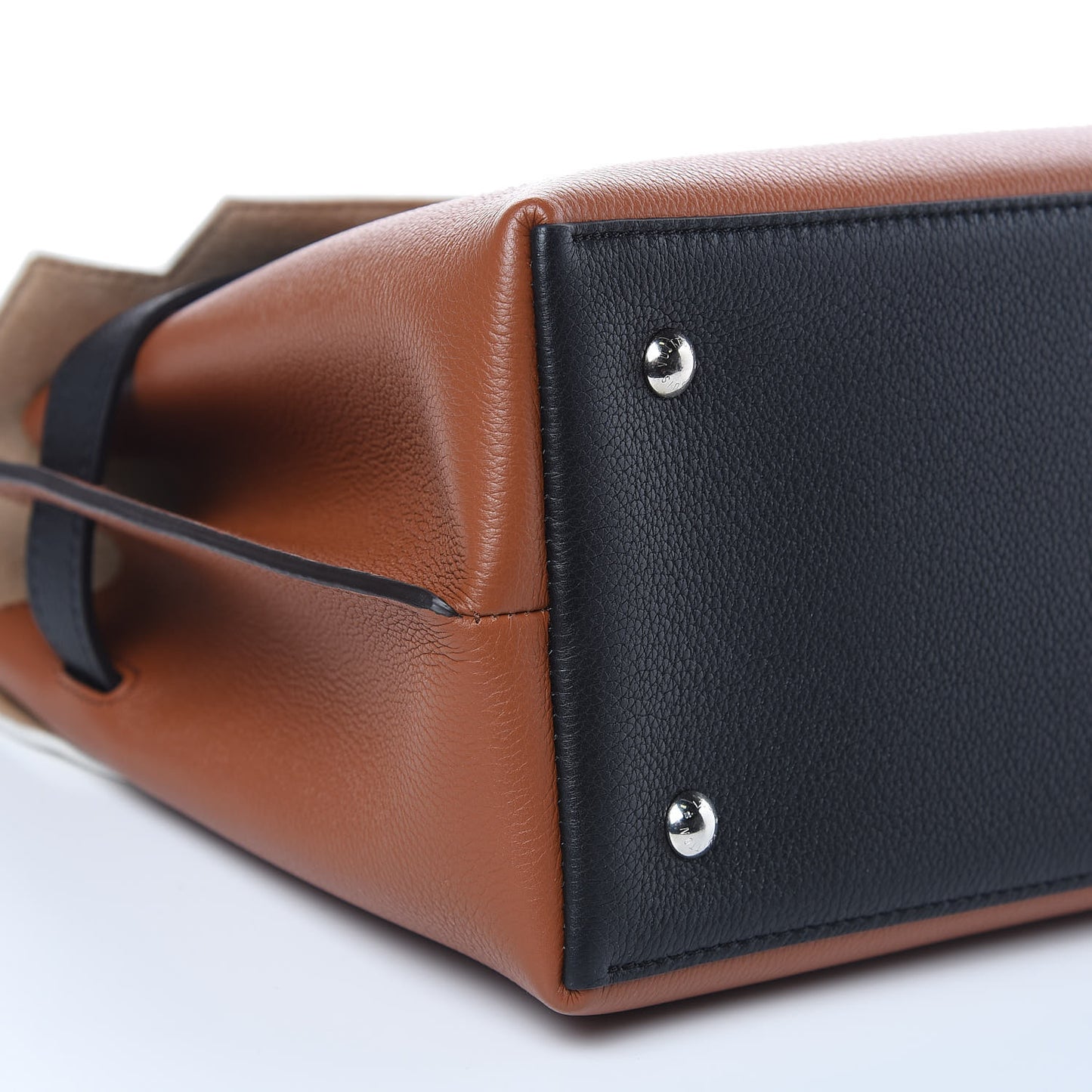 Soft Calfskin Lockme Ever Caramel Creme Black