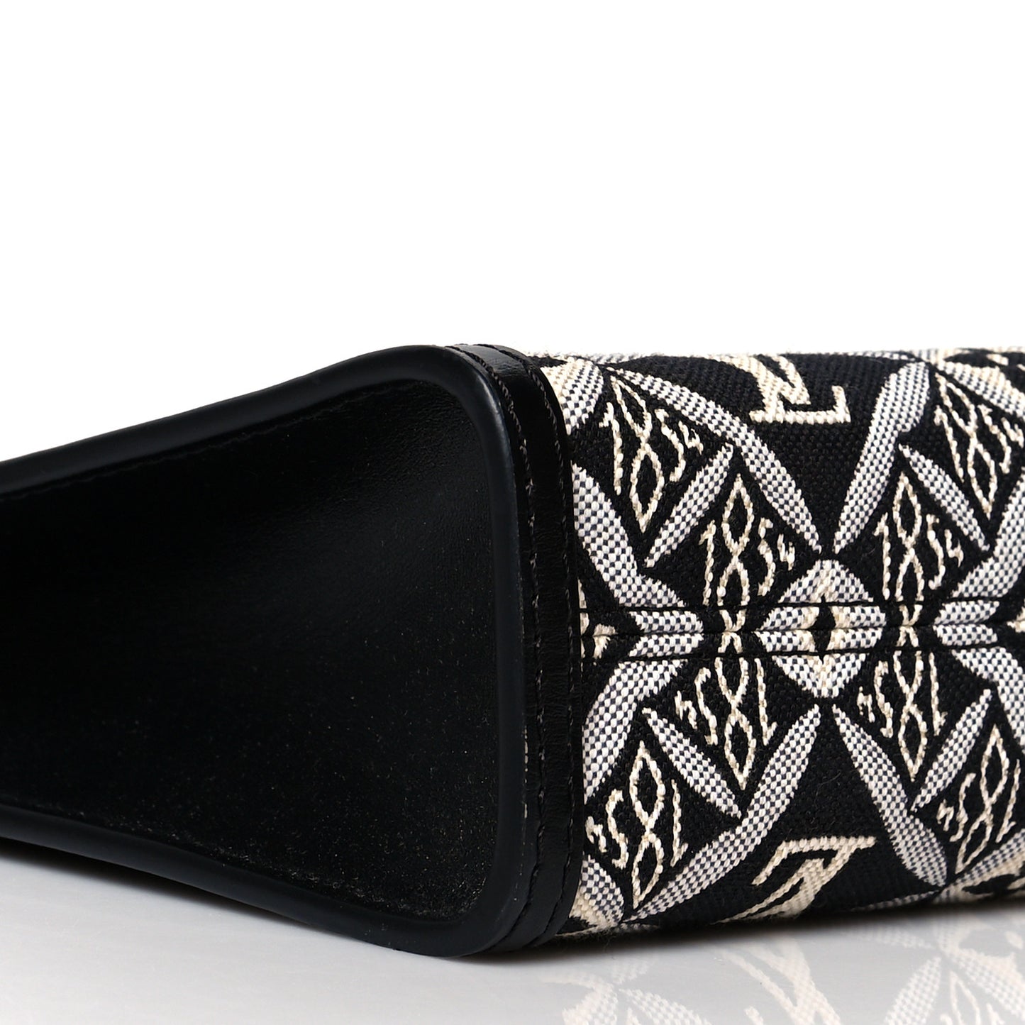 Jacquard Since 1854 Toiletry Pouch 26 Gray