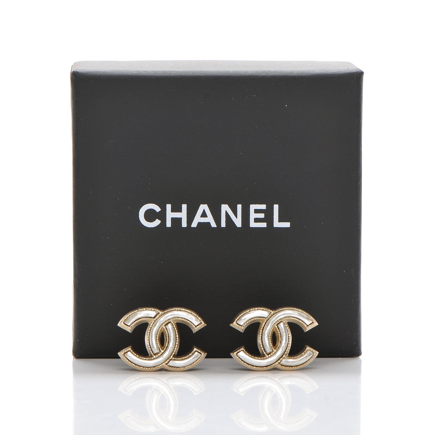 Chanel Pearl CC Earrings Gold Pearly White 5 of 5