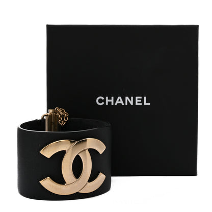 Chanel Calfskin CC Wide Cuff M Black Gold 6 of 6