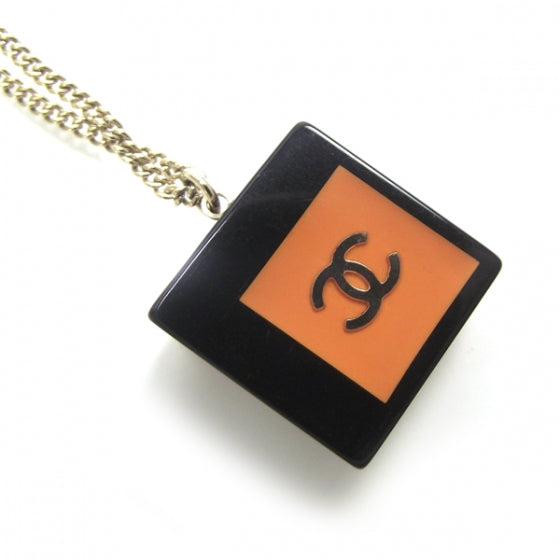 Resin Crystal Geometric Square Necklace