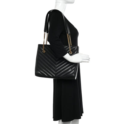 Saint Laurent Grain de Poudre Matelasse Chevron Medium Tribeca Shopping Bag Black 2 of 11