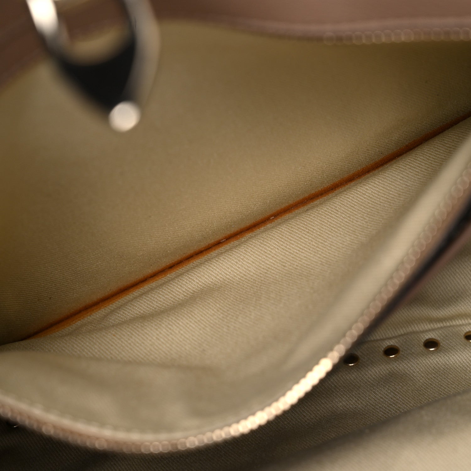 Valentino Garavani Vitello Medium Rockstud Tote Alpaca 9 of 23