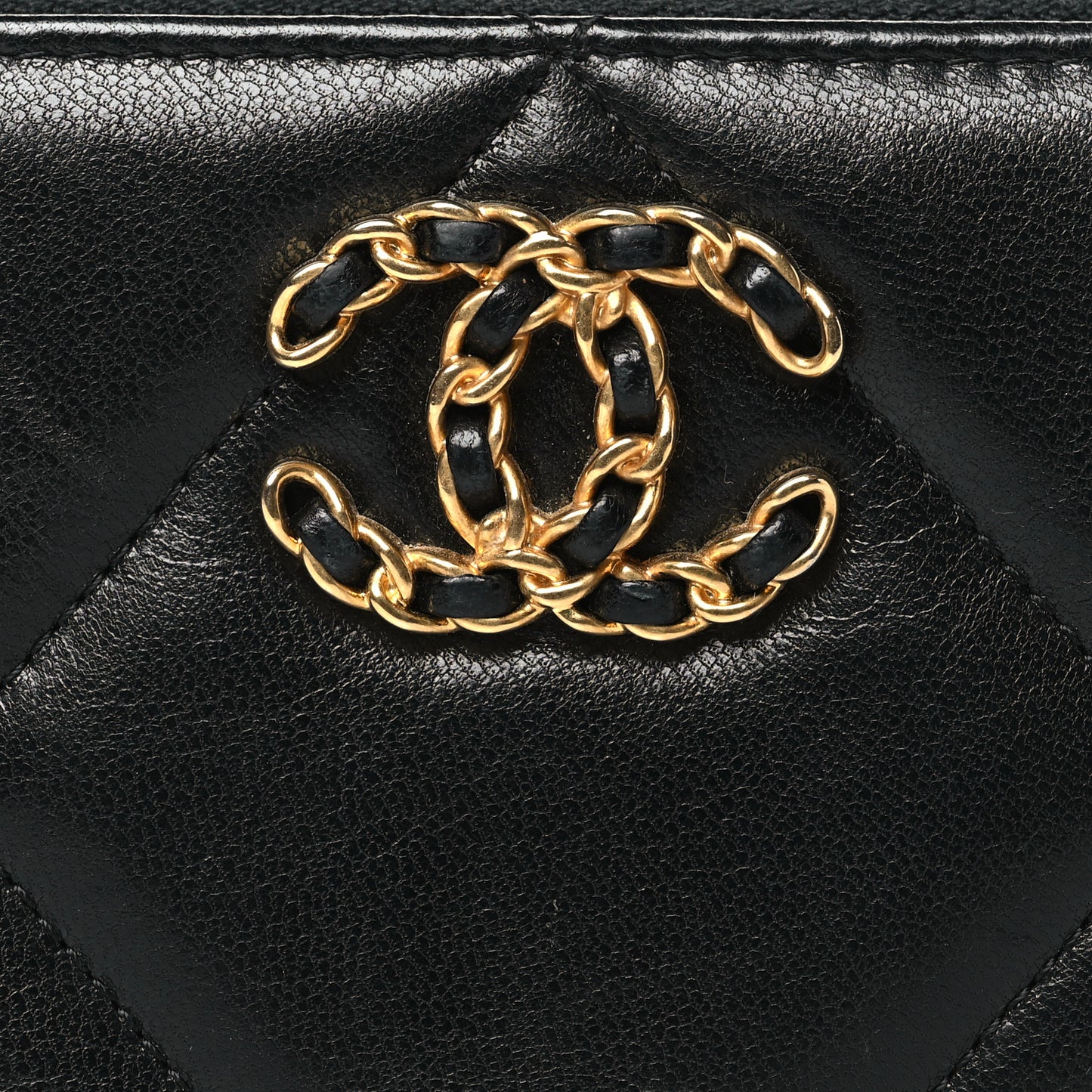Goatskin Quilted Medium Chanel 19 Zipped Wallet Black
