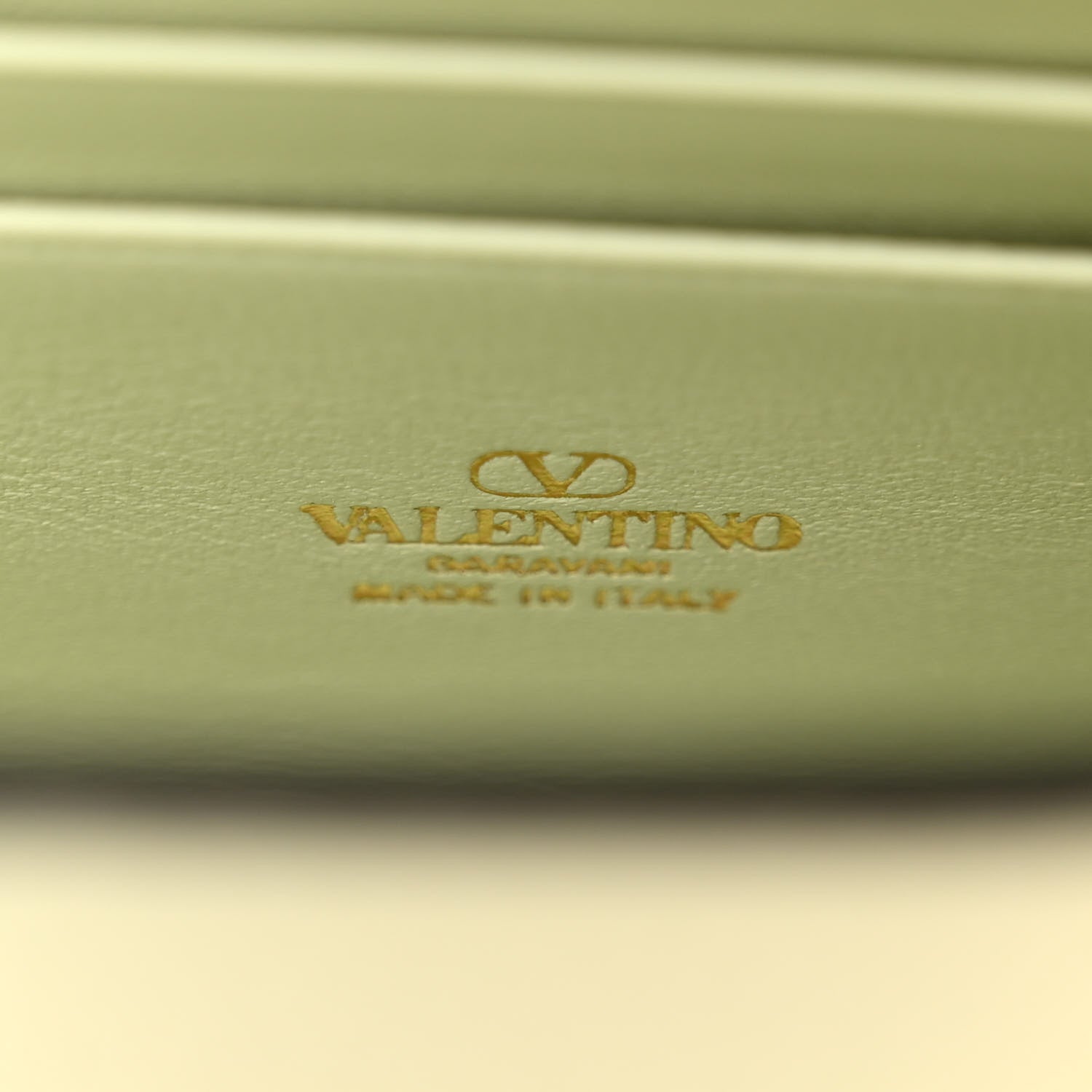 Valentino Garavani Grainy Calfskin Rockstud Flip Lock Wallet With Chain Meadow Mist 7 of 10