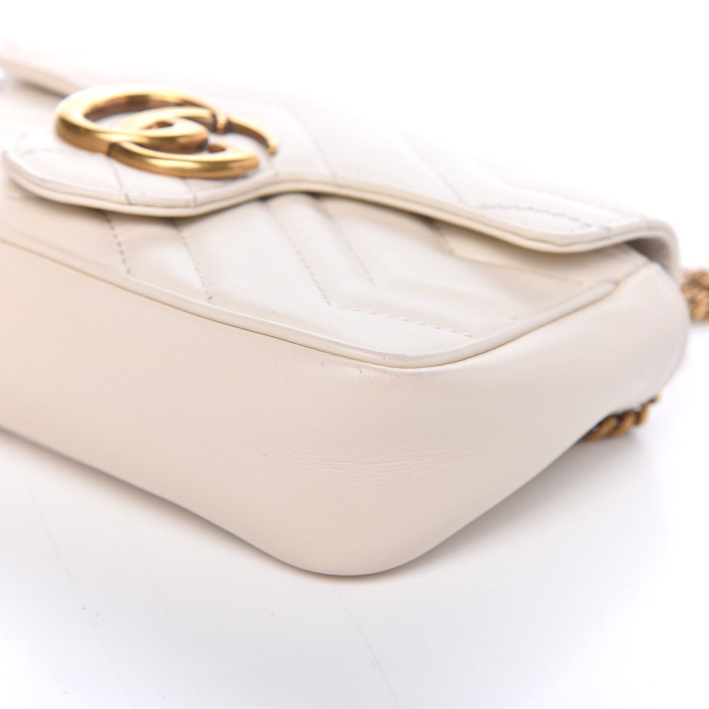 Calfskin Matelasse Super Mini GG Marmont Shoulder Bag White
