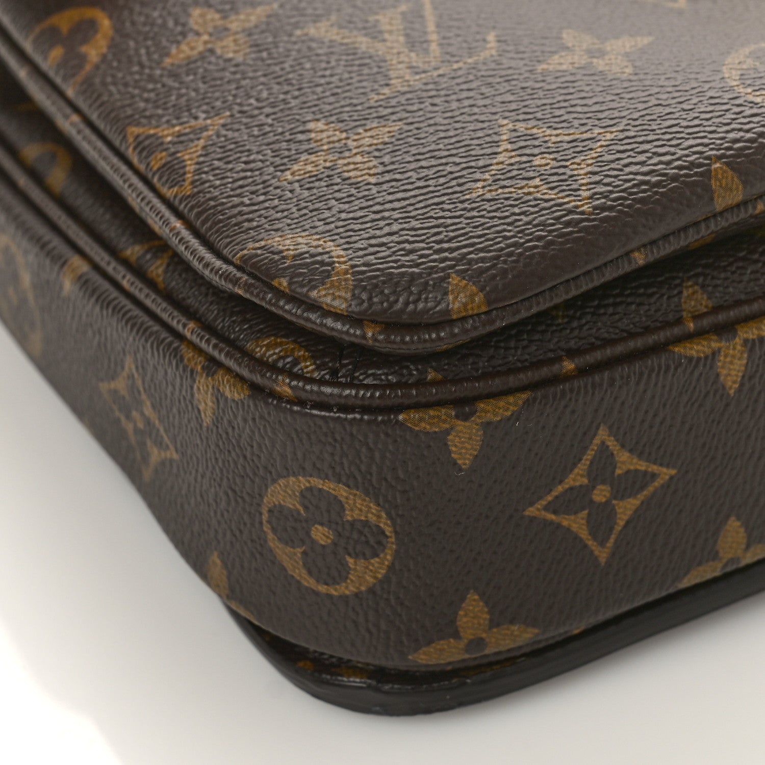 Louis Vuitton Monogram Pochette Metis 7 of 8