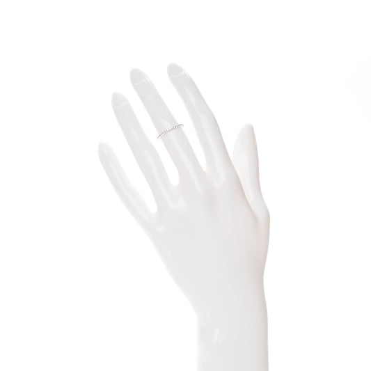 18K White Gold Diamond Metro Ring 4.5 48