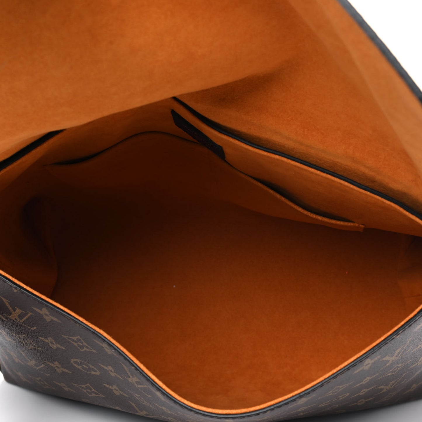 Monogram Beaubourg MM Safran Imperial