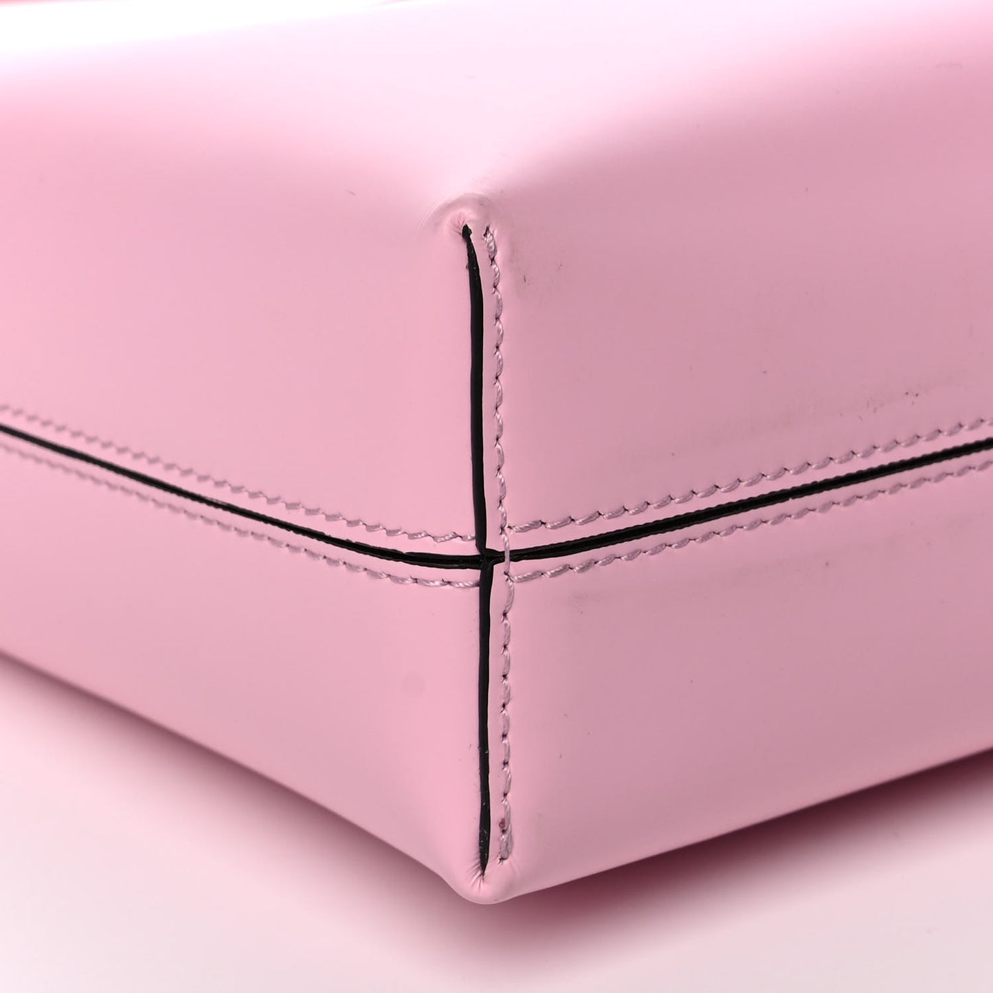 Calfskin Trifolio Shoulder Bag Cheerleader Pink