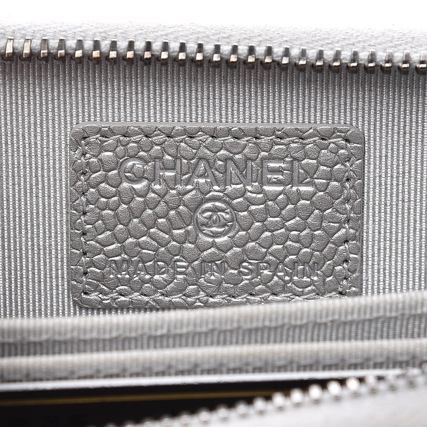Metallic Caviar Quilted Zip Coin Purse Grey