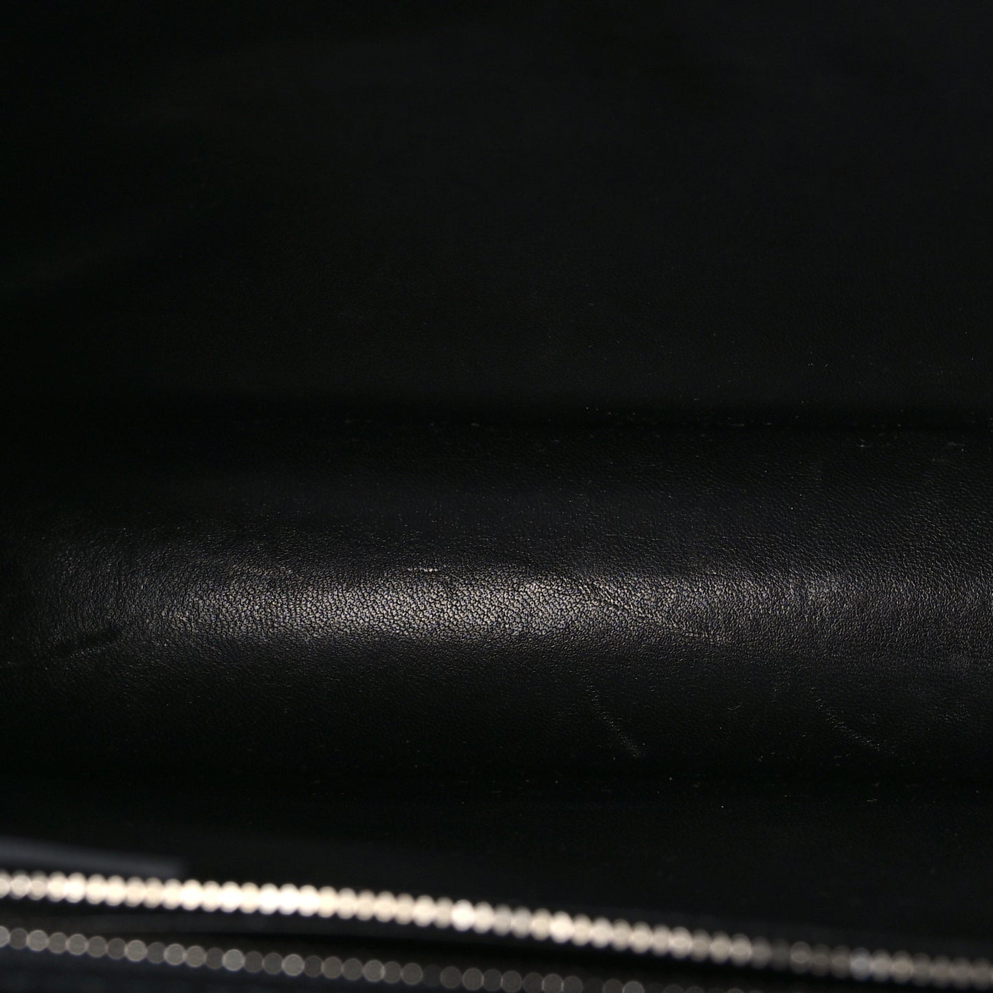 Epsom Constance 24 Black