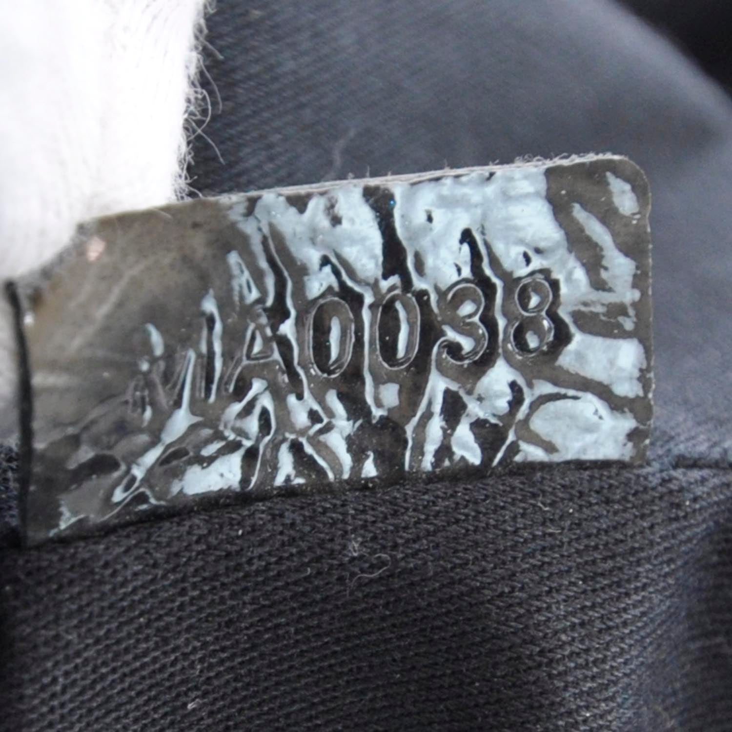 Givenchy Crinkled Patent Medium Nightingale 9 of 9