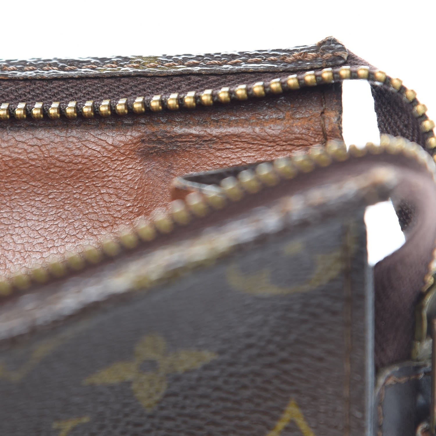Louis Vuitton Monogram Toiletry Pouch 19 12 of 13