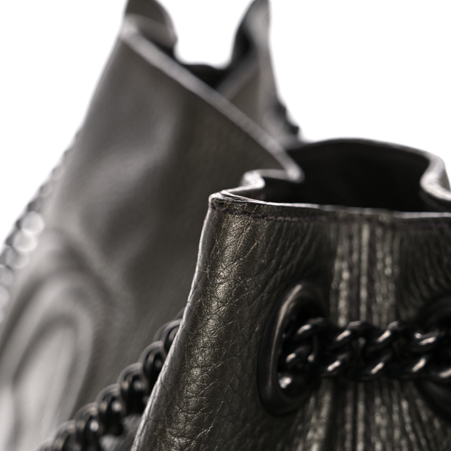 Metallic Pebbled Calfskin Medium Soho Chain Shoulder Bag Sasso