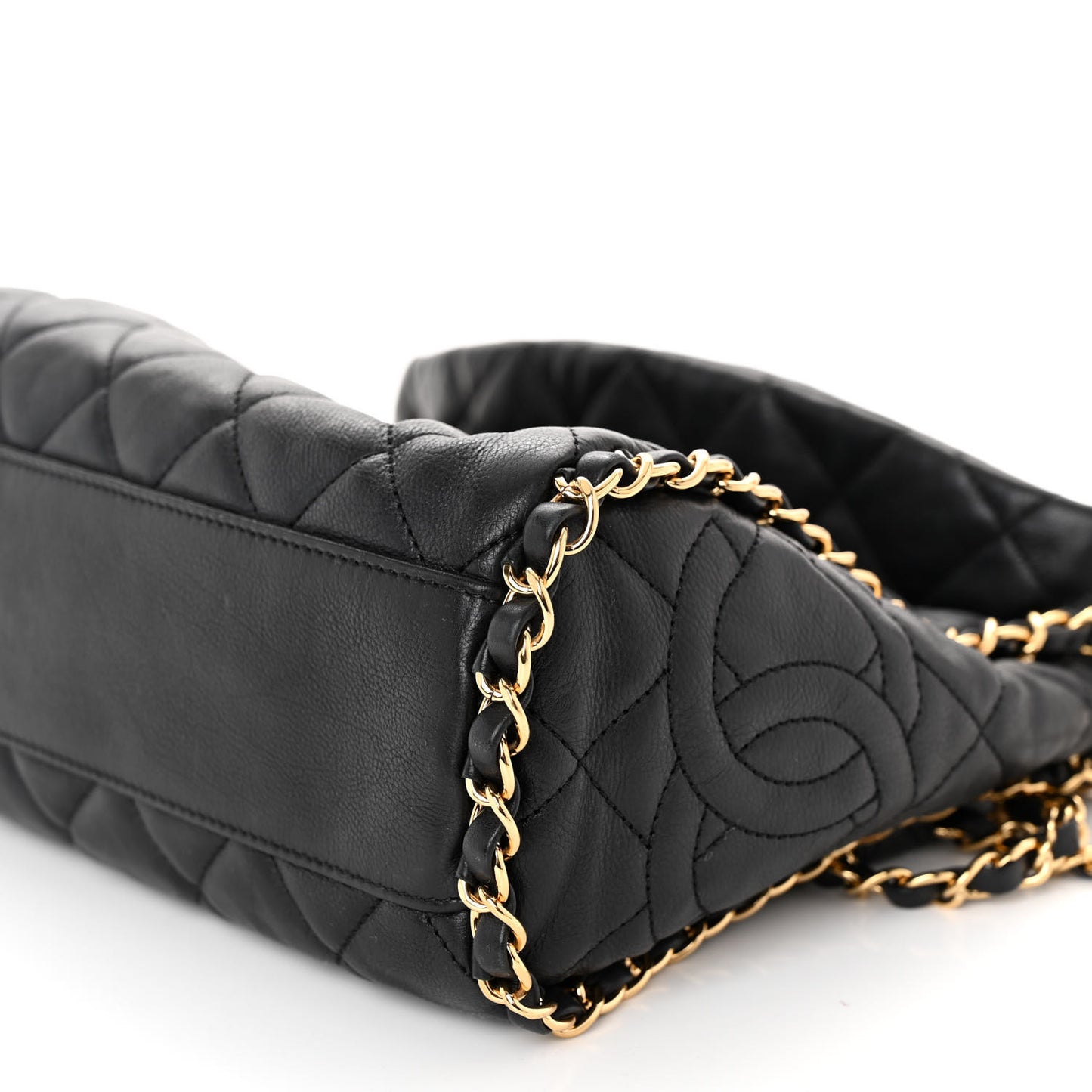 Calfskin Quilted Medium Chain Me Hobo Black
