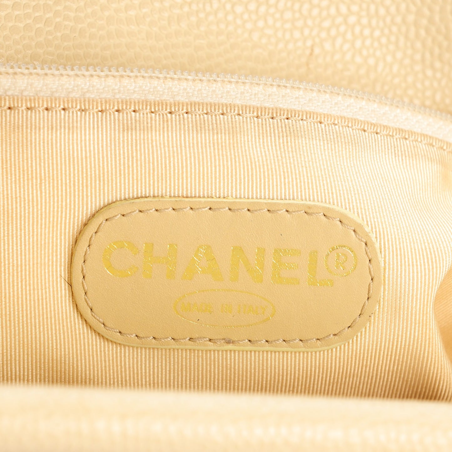 Grained Calfskin Tortoise Handle Tote White